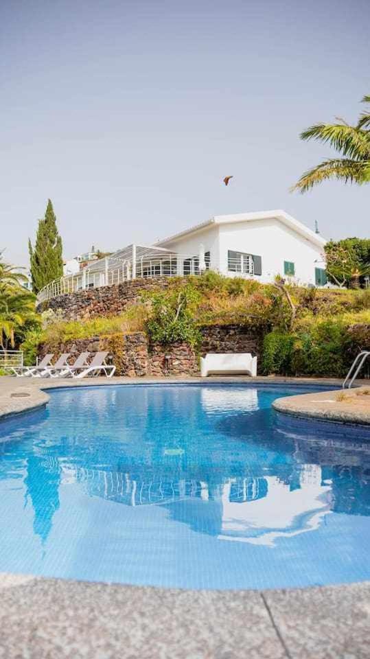 Vila Da Falesia-With Pool And Views Caniço Buitenkant foto