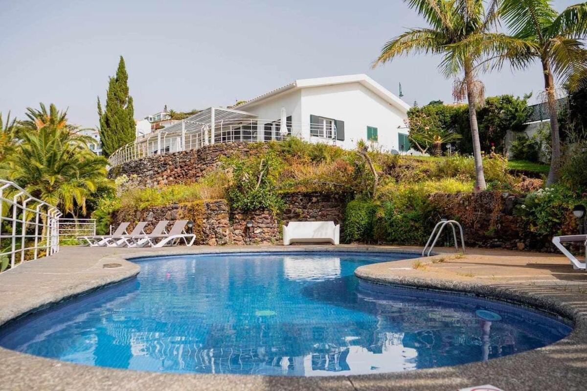Vila Da Falesia-With Pool And Views Caniço Buitenkant foto